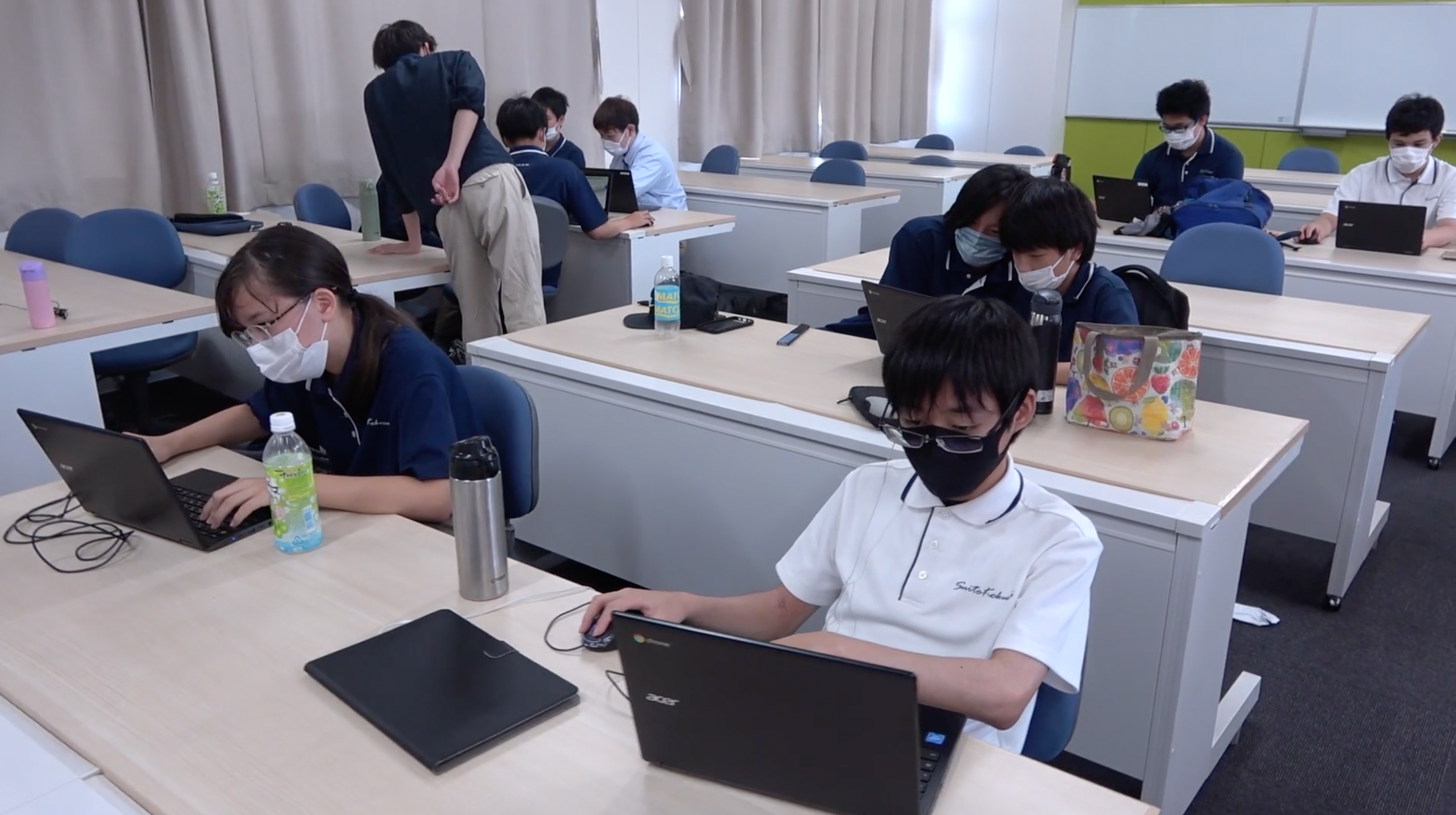 大阪府立水都国際中学校・高等学校の取り組みを取材しました